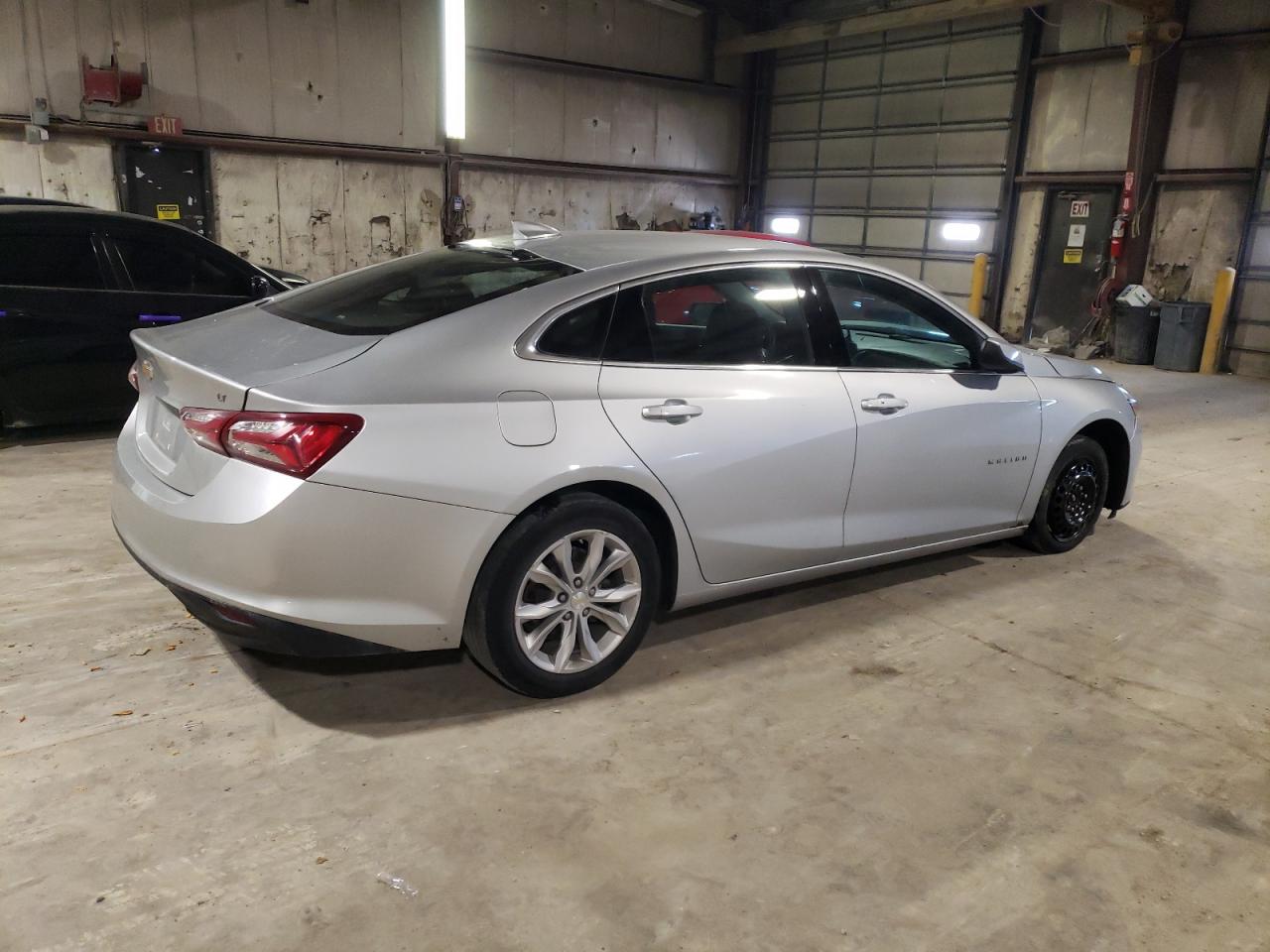 Image 3 of 2020 CHEVROLET MALIBU LT 2020 with VIN 1G1ZD5ST6LF077899