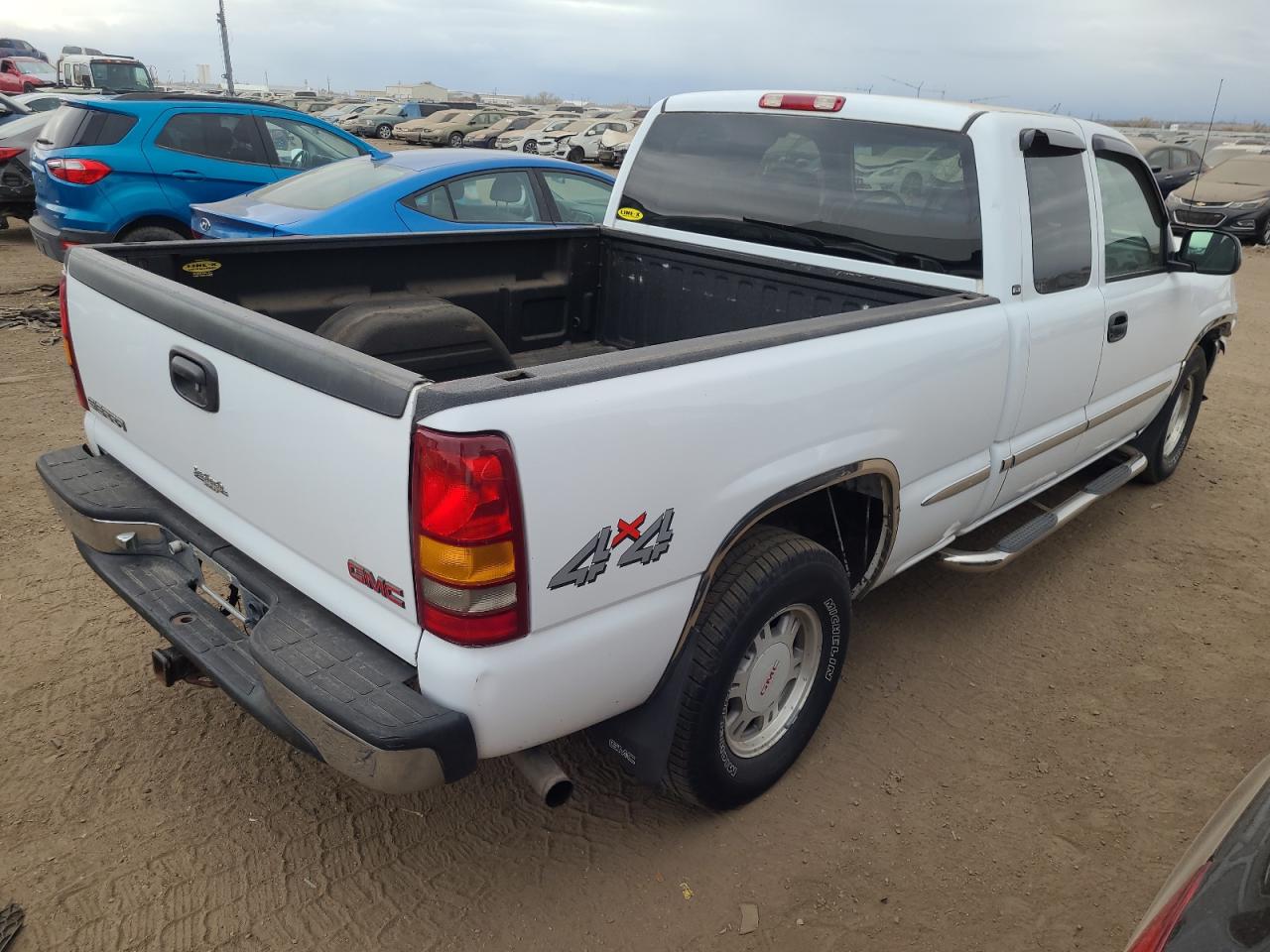 Obraz 3 z 2000 GMC NEW SIERRA K1500 2000 z VIN 2GTEK19T4Y1258718