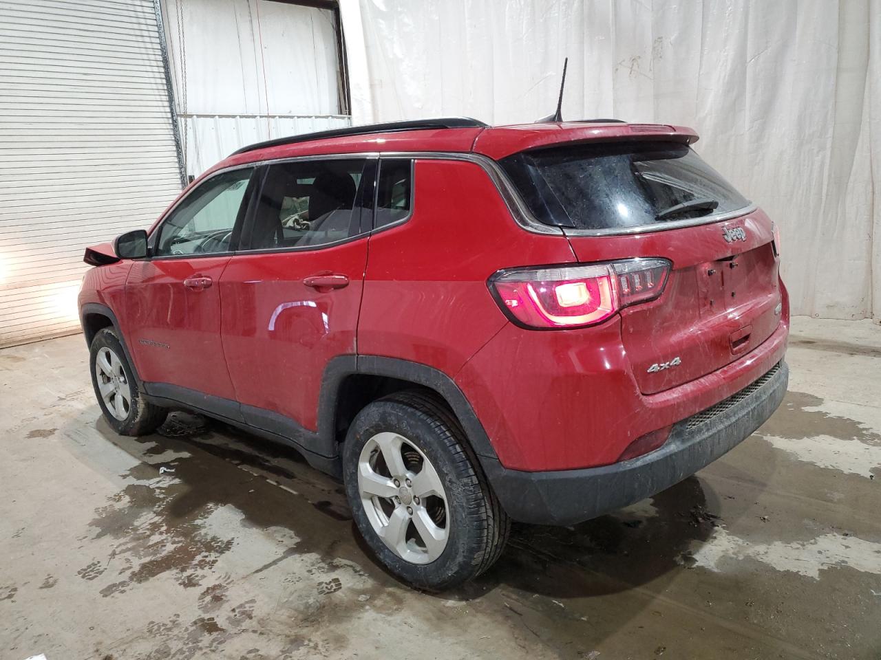 Изображение 2 2020 JEEP COMPASS LATITUDE 2020 с VIN 3C4NJDBB4LT219575