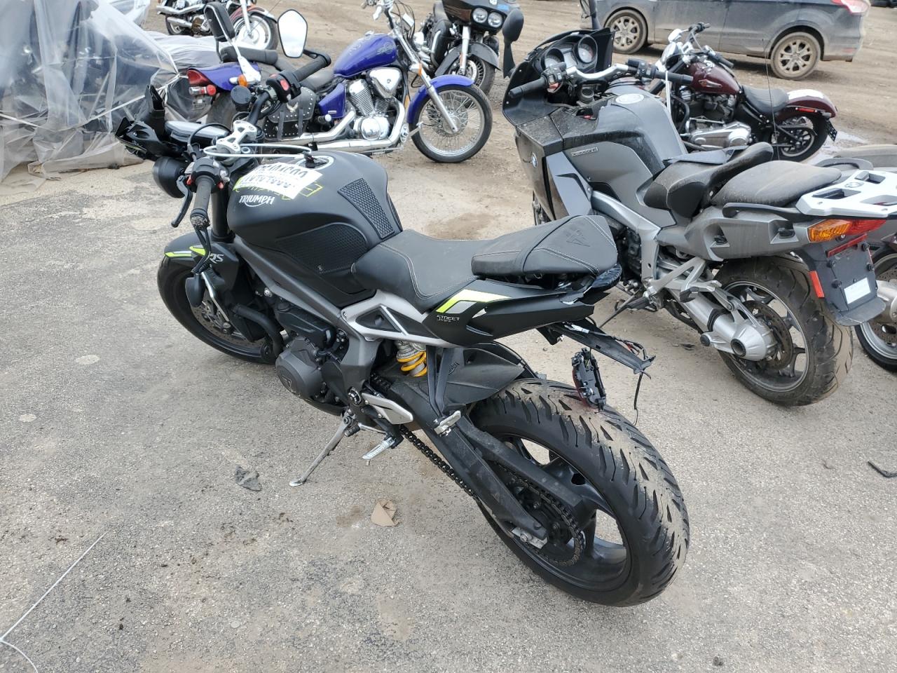 Obraz 3 z 2021 TRIUMPH MOTORCYCLE STREET TRIPLE RS 2021 z VIN SMTA554S9MTAF7137