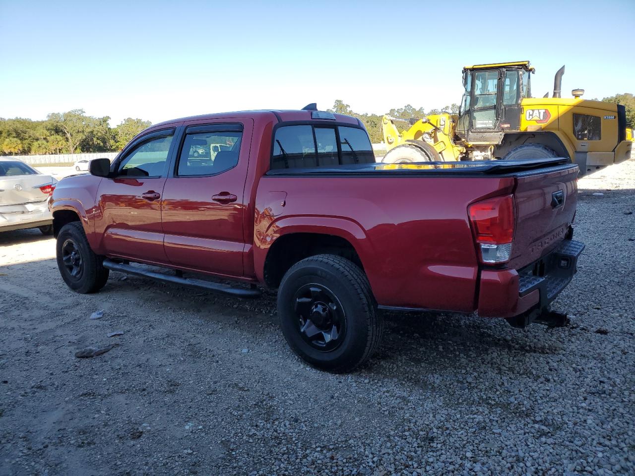 Image 2 of 2017 TOYOTA TACOMA DOUBLE CAB 2017 with VIN 5TFAX5GNXHX093269