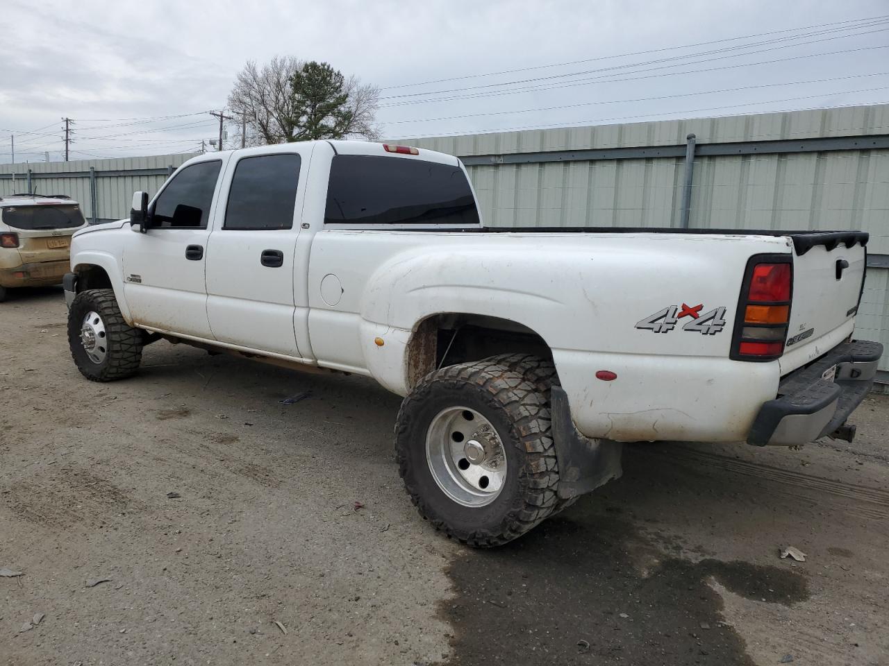 Image 2 of 2005 CHEVROLET SILVERADO K3500 2005 with VIN 1GCJK332X5F904505