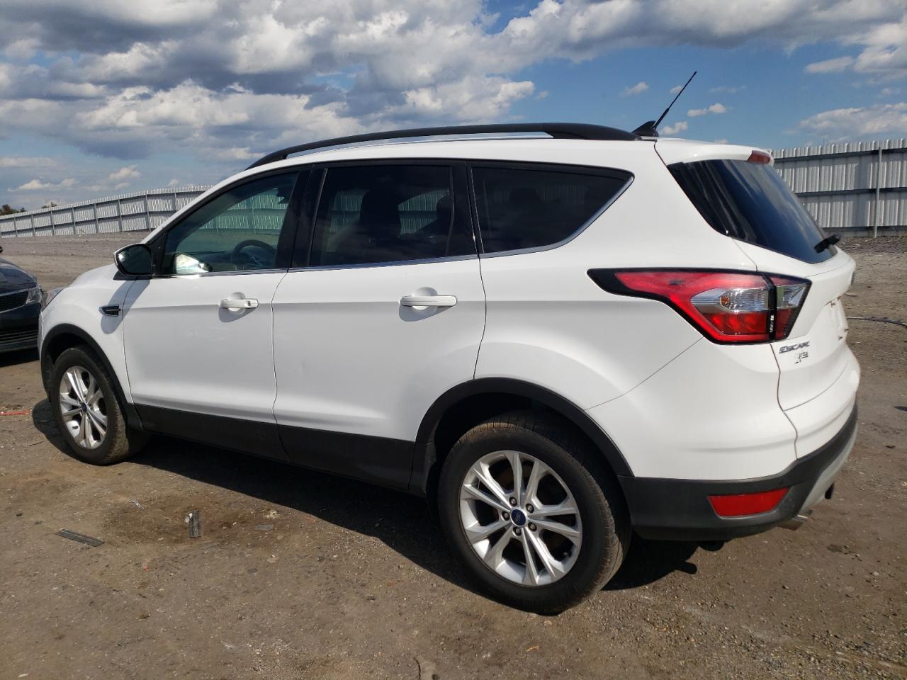 Image 2 of 2018 FORD ESCAPE SEL 2018 with VIN 1FMCU9HD0JUC99041
