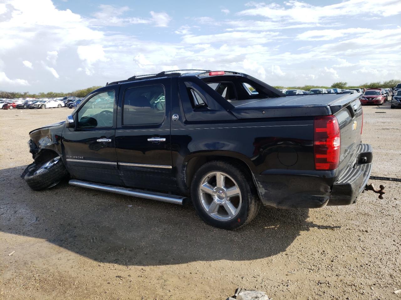 Image 2 of 2013 CHEVROLET AVALANCHE LTZ 2013 with VIN 3GNTKGE78DG296643