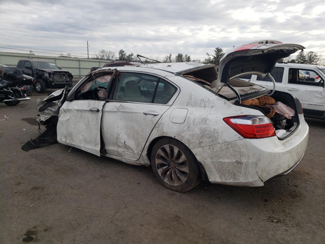 Image 2 of 2014 HONDA ACCORD TOURING HYBRID 2014 with VIN 1HGCR6F7XEA010709