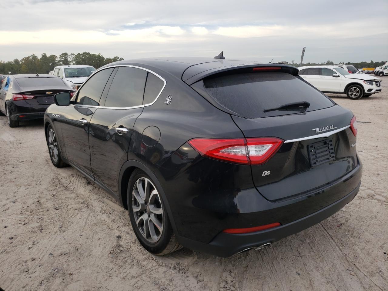 Obraz 2 z Maserati Levante 2018 z VIN ZN661XUA2JX301234