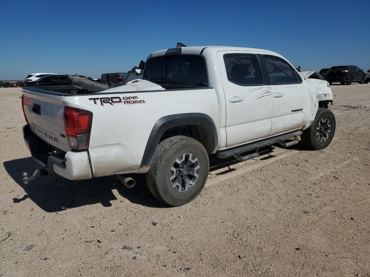 Obraz 3 z 2019 TOYOTA TACOMA DOUBLE CAB 2019 z VIN 3TMAZ5CNXKM098825
