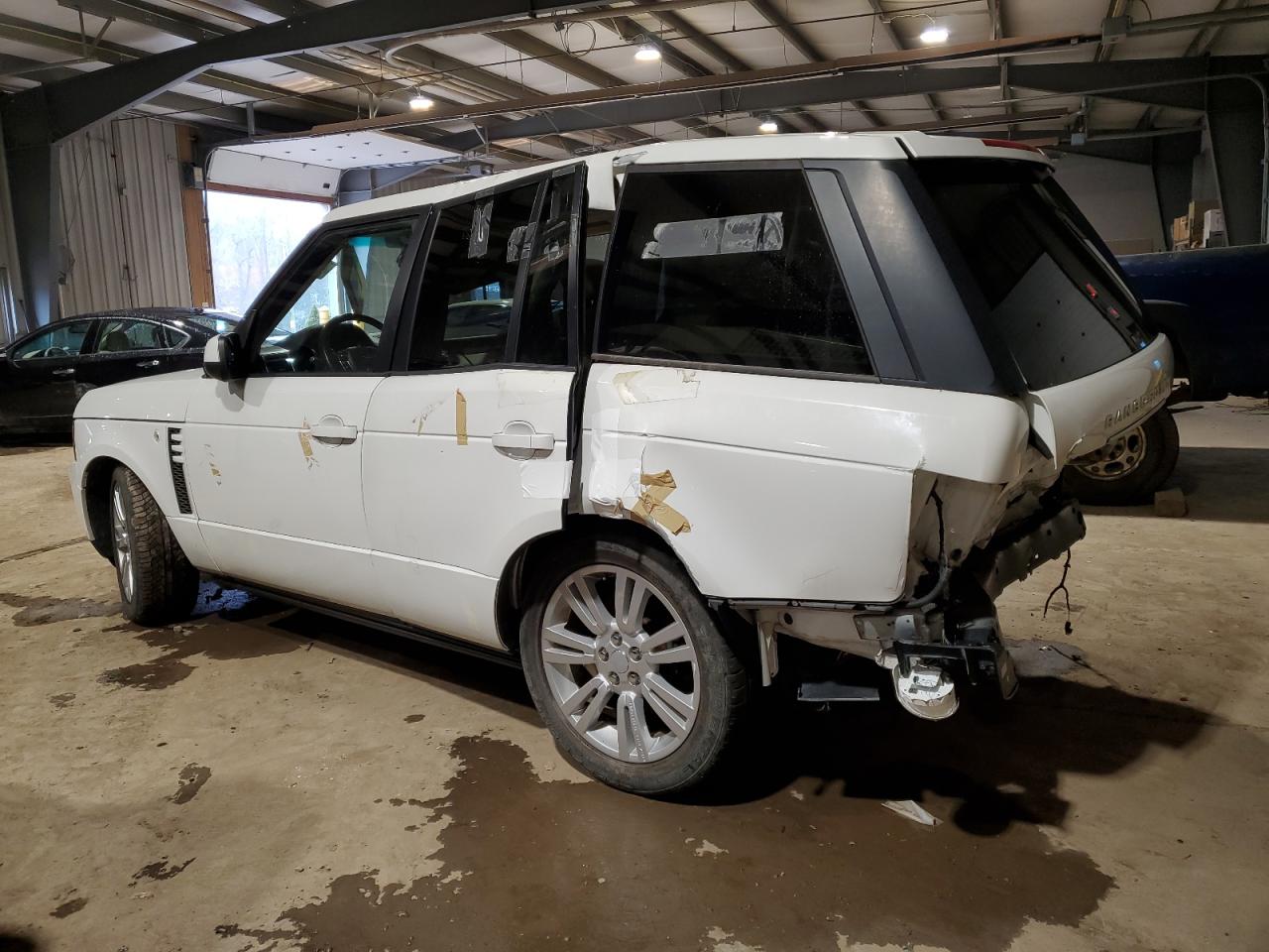 Image 2 of 2012 LAND ROVER RANGE ROVER HSE 2012 with VIN SALME1D4XCA364861