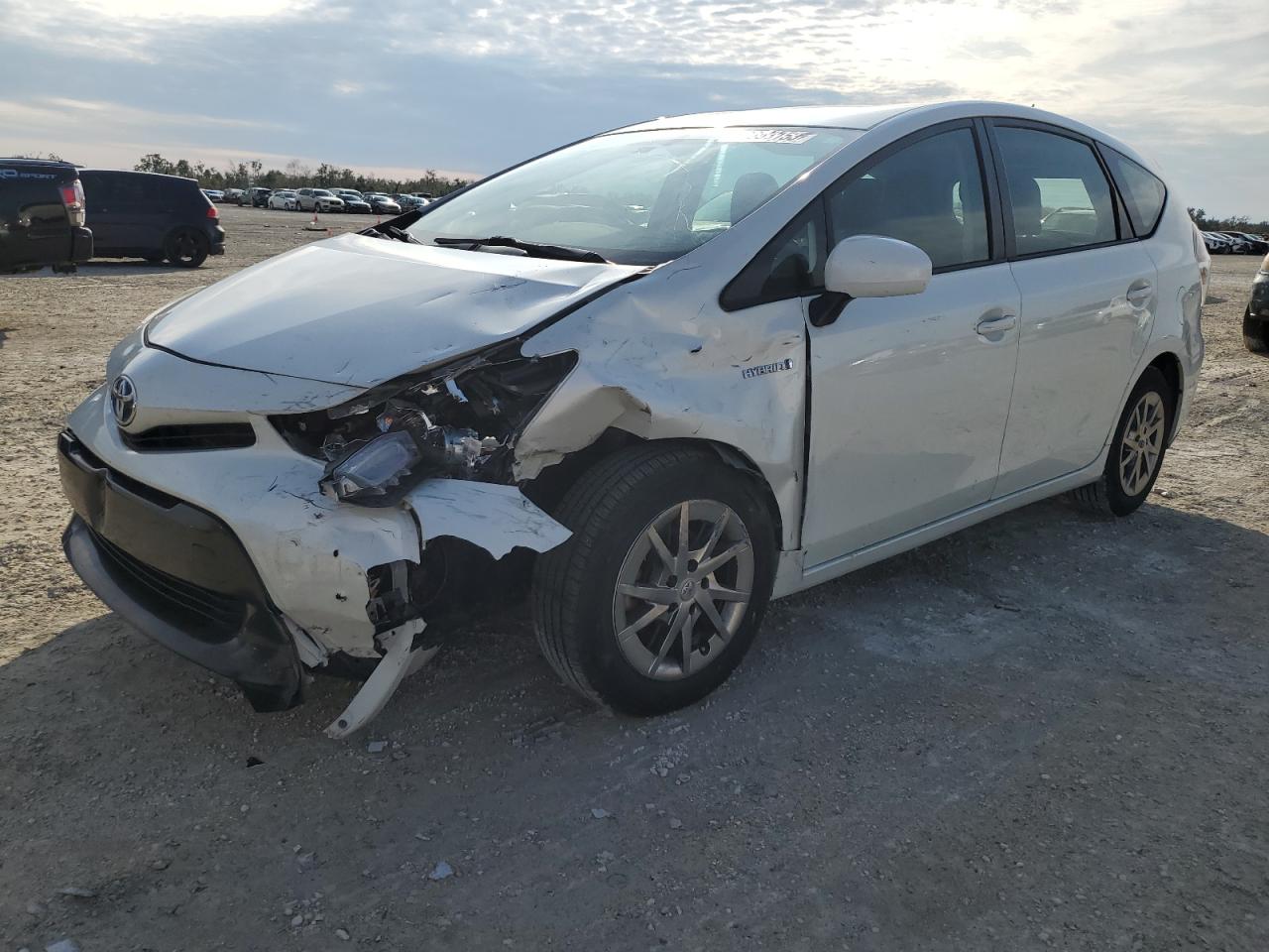 Image 1 of 2015 TOYOTA PRIUS V  2015 with VIN JTDZN3EU9FJ035421