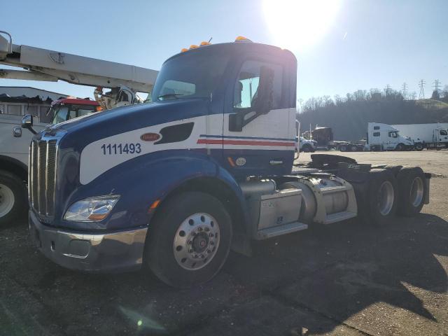 Image 2 of 2016 Peterbilt 579 2016 with VIN 1XPBDP9X1GD332259