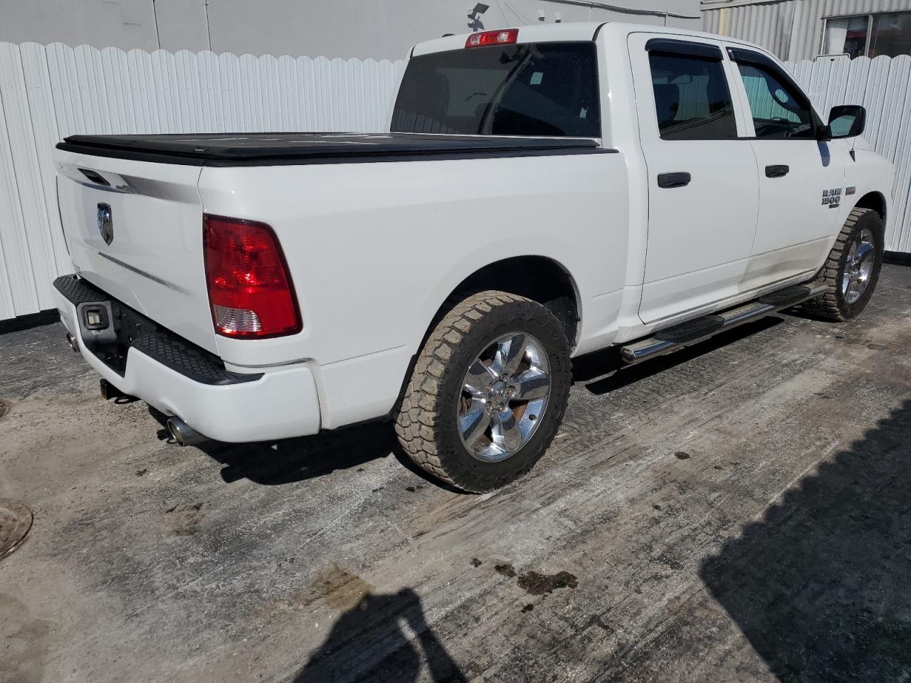 Изображение 3 2019 RAM 1500 CLASSIC TRADESMAN 2019 с VIN 1C6RR6KT8KS528780