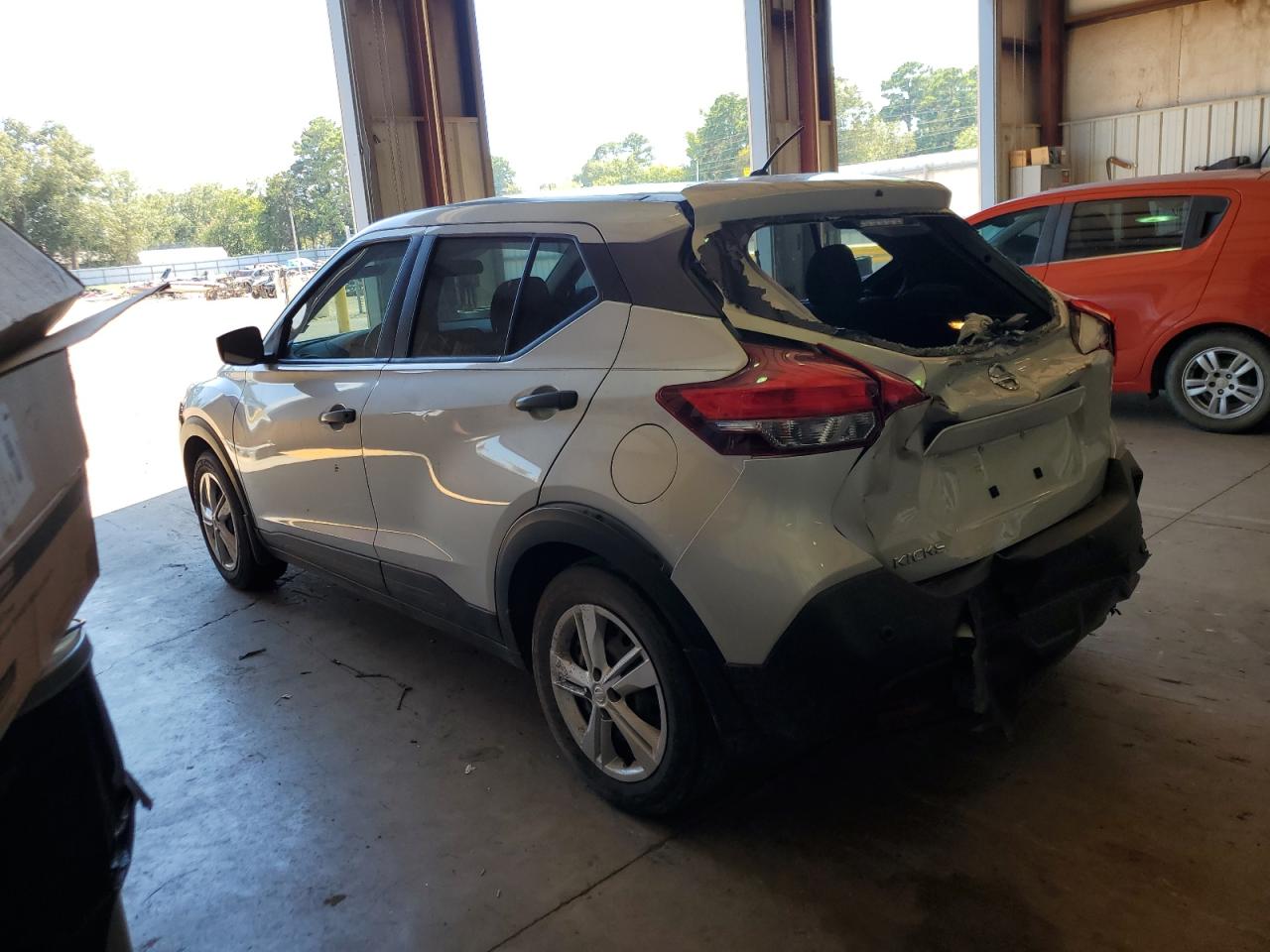 Image 2 of 2020 NISSAN KICKS S 2020 with VIN 3N1CP5BV2LL485881