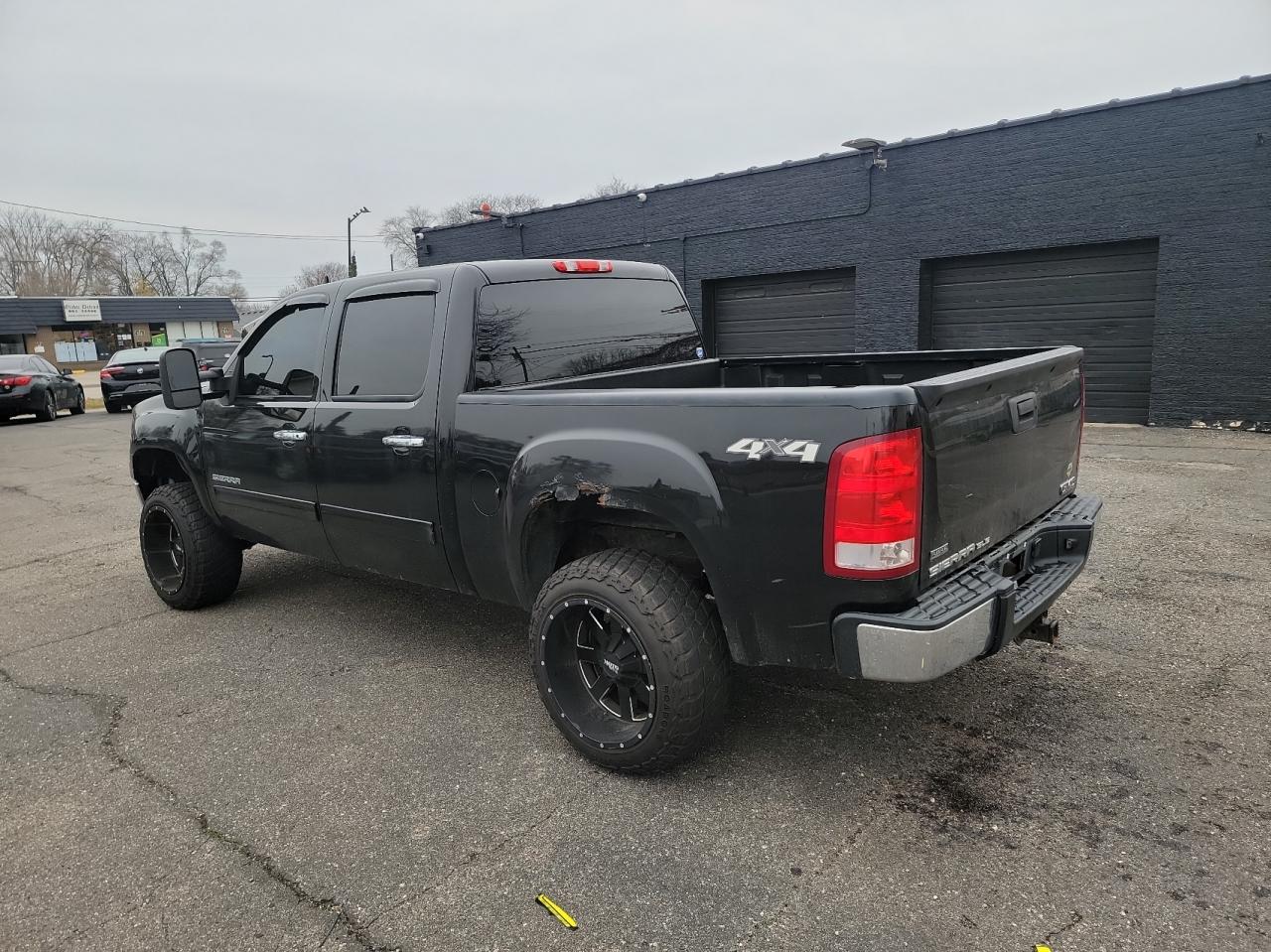 Image 3 of 2011 GMC SIERRA K1500 SLE 2011 with VIN 3GTP2VE38BG388053