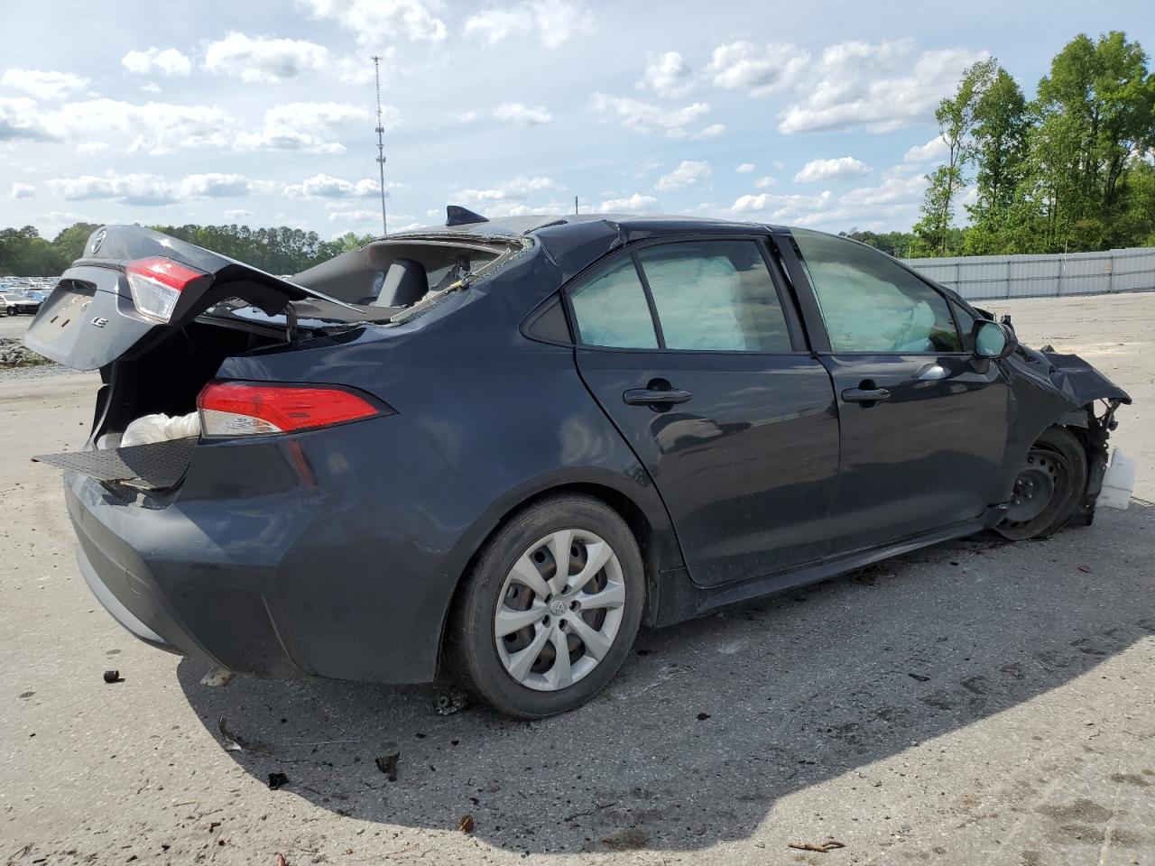 Image 3 of 2020 TOYOTA COROLLA LE 2020 with VIN JTDEPRAE7LJ047136