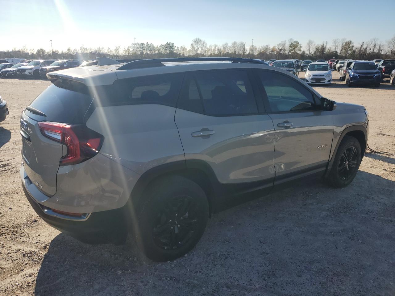 Obraz 3 z 2022 GMC TERRAIN AT4 2022 z VIN 3GKALYEV6NL222166