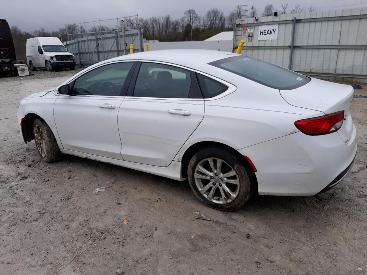 Изображение 2 2015 CHRYSLER 200 LIMITED 2015 с VIN 1C3CCCAB9FN675741