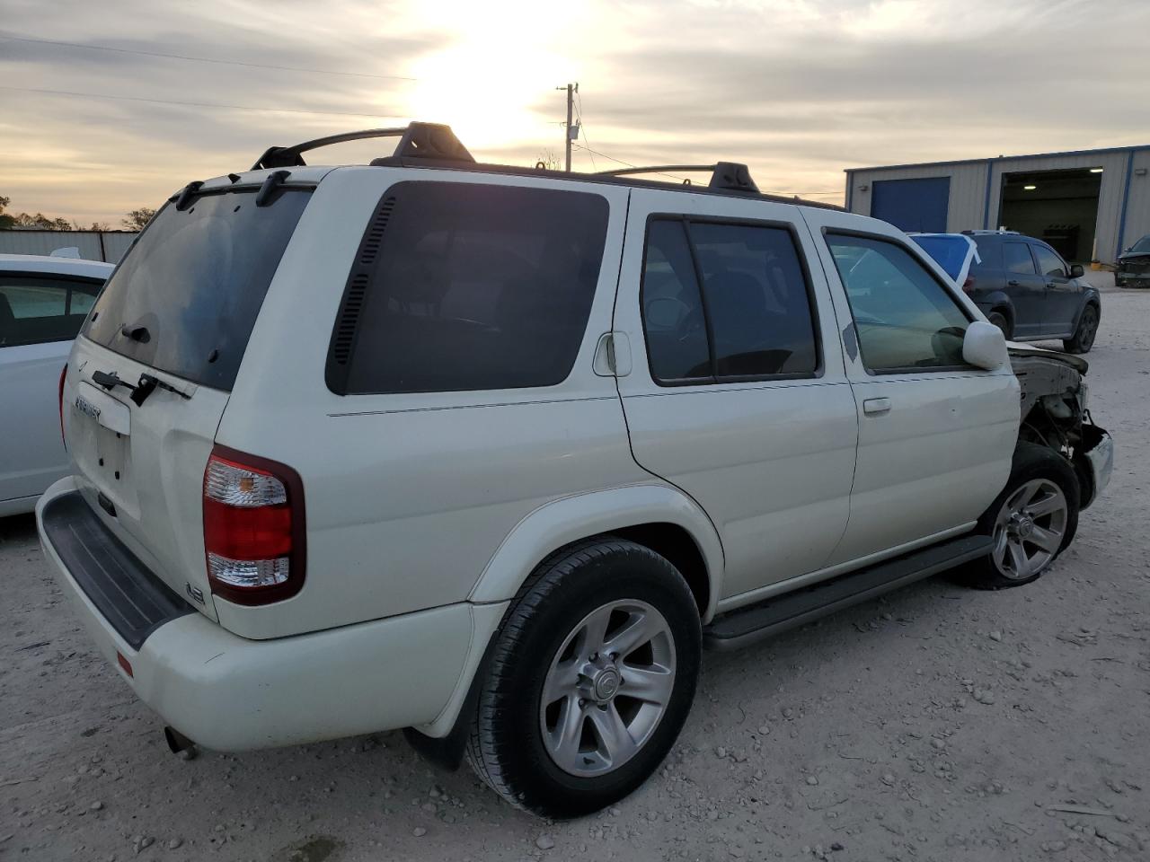 Obraz 3 z 2004 NISSAN PATHFINDER LE 2004 z VIN JN8DR09Y74W918156