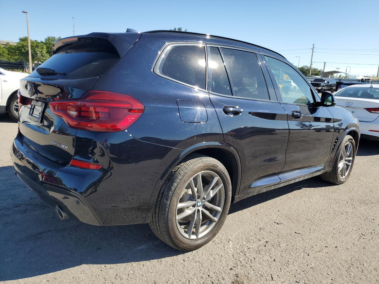 Изображение 3 2019 BMW X3 SDRIVE30I 2019 с VIN 5UXTR7C5XKLF32622