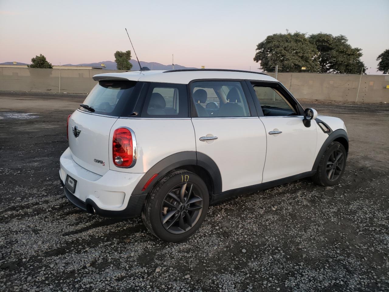 Image 3 of 2013 MINI COOPER S COUNTRYMAN 2013 with VIN WMWZC3C50DWP20888