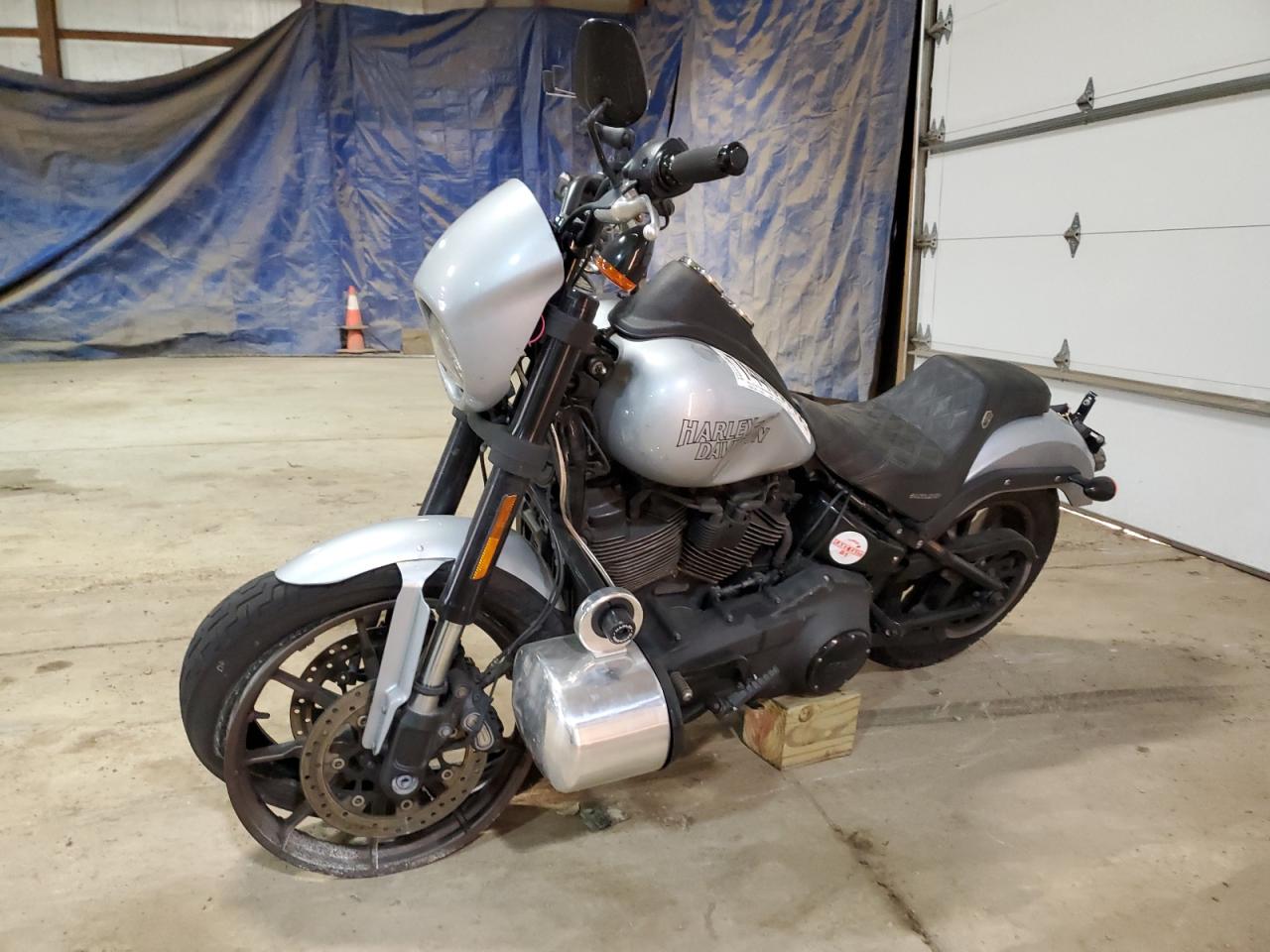 Image 2 of 2020 HARLEY-DAVIDSON FXLRS  2020 with VIN 1HD1YWK13LB067513