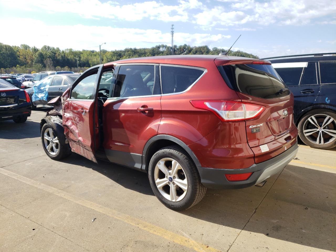 Изображение 2 2016 FORD ESCAPE SE 2016 с VIN 1FMCU0G75GUA37306