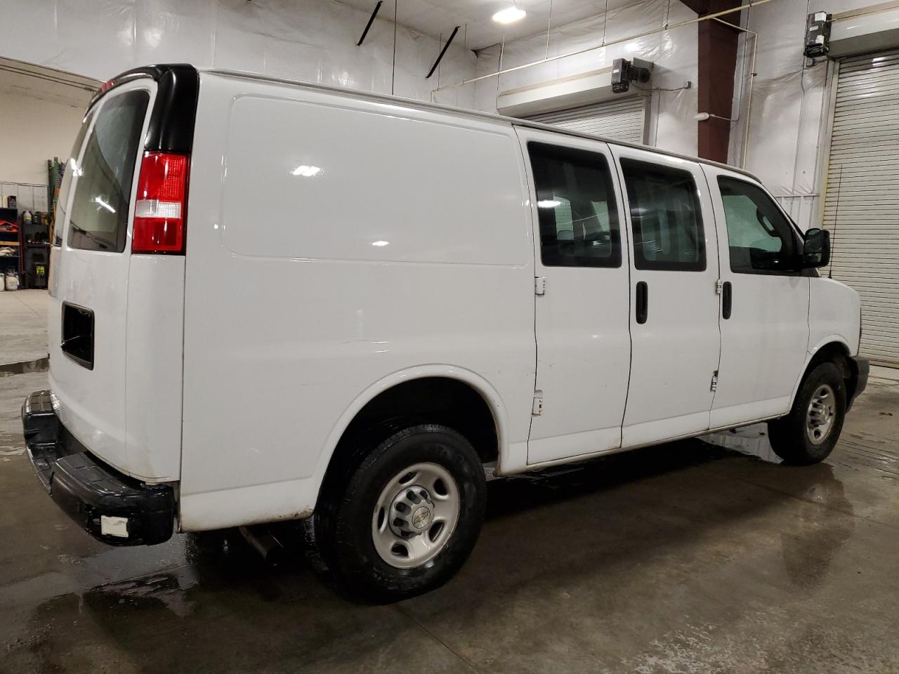 Obraz 3 z 2021 CHEVROLET EXPRESS G2500  2021 z VIN 1GCWGAFP0M1154482