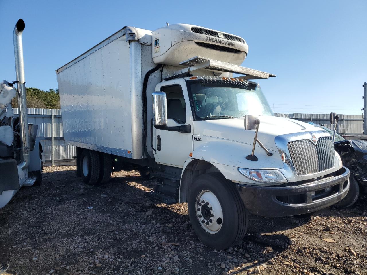 Image 1 of 2022 INTERNATIONAL MV607  2022 with VIN 3HAEUMML1NL256613