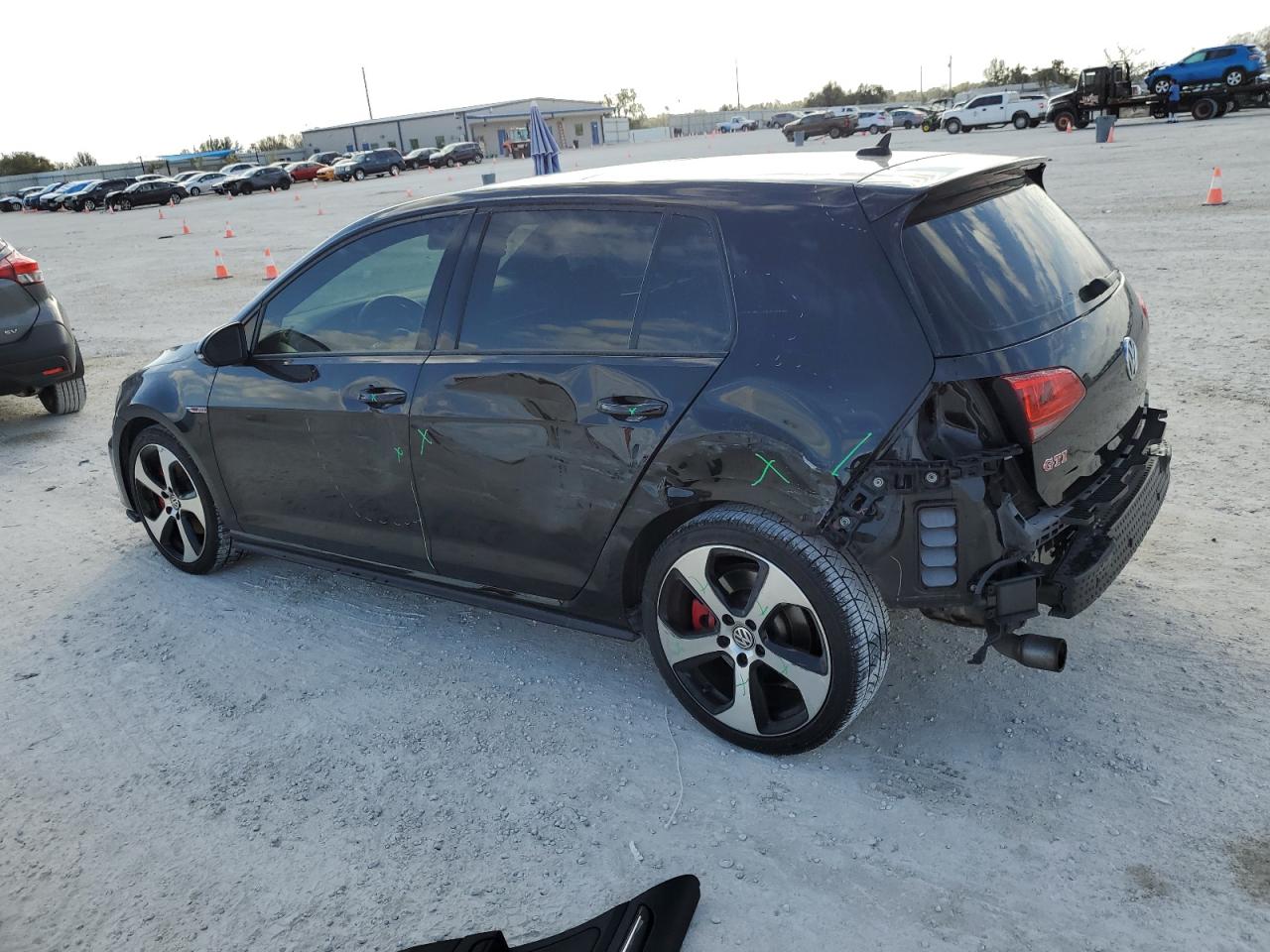 Obraz 2 z 2017 VOLKSWAGEN GTI SPORT 2017 z VIN 3VW547AU5HM055568