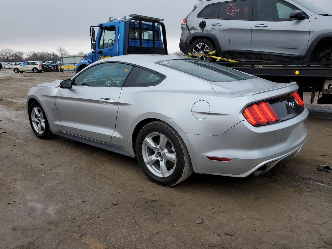 Obraz 2 z 2015 FORD MUSTANG  2015 z VIN 1FA6P8TH2F5380465