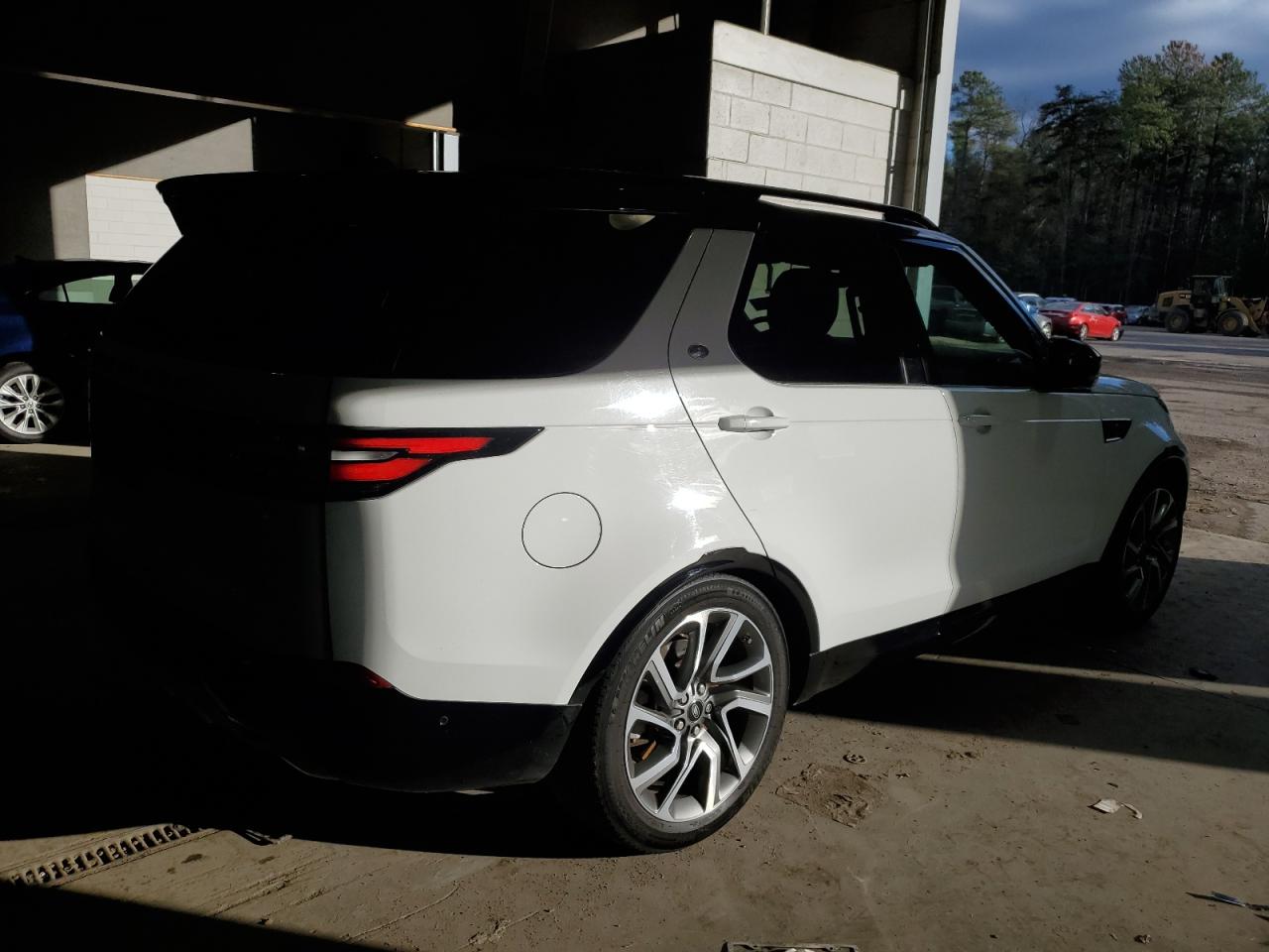Изображение 3 2020 LAND ROVER DISCOVERY LANDMARK 2020 с VIN SALRU2RV7L2437792