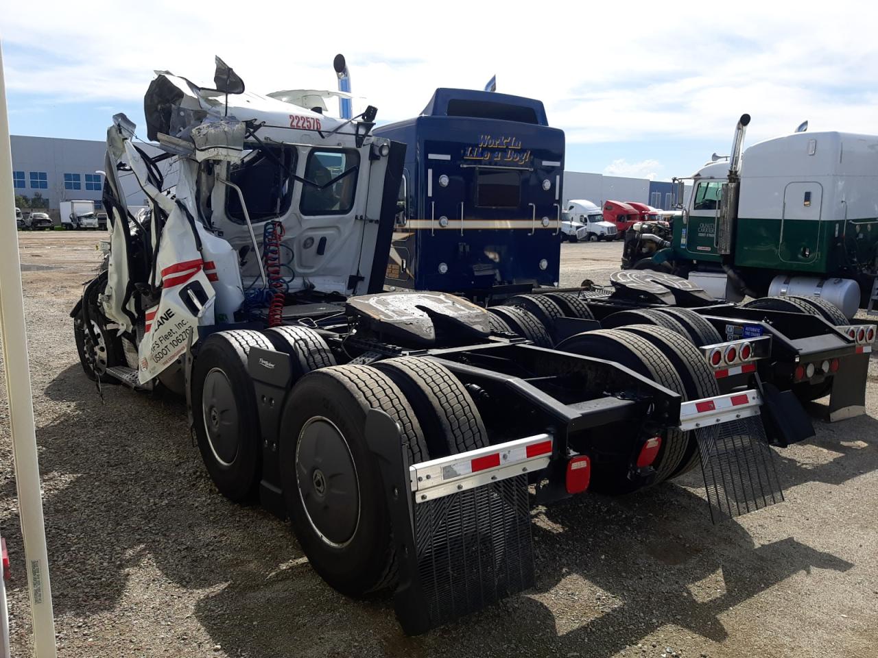 Obraz 3 z 2023 FREIGHTLINER CASCADIA 116  2023 z VIN 3AKJHTDVXPSUF5766