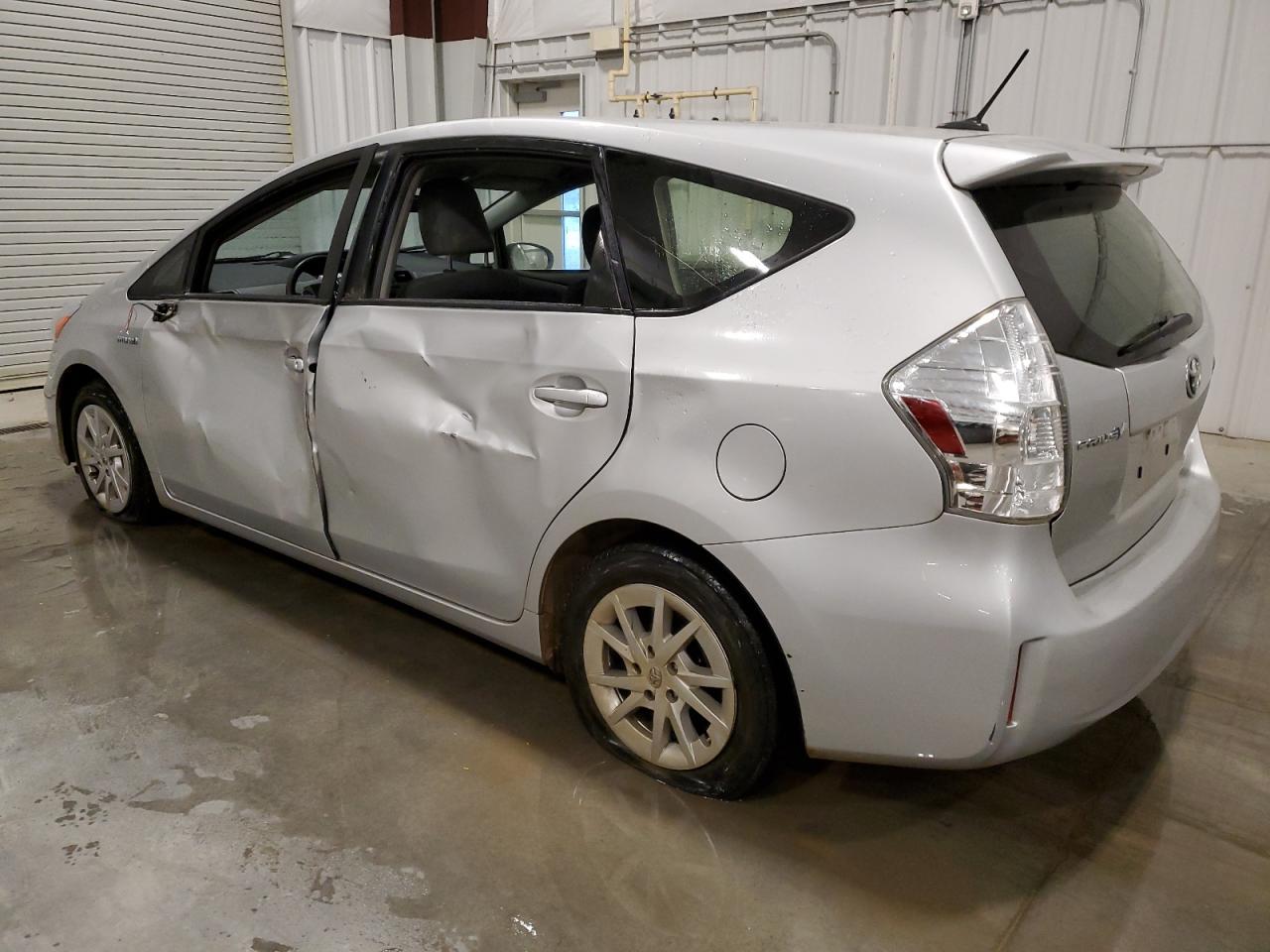 Image 2 of 2014 TOYOTA PRIUS V  2014 with VIN JTDZN3EU9EJ015250