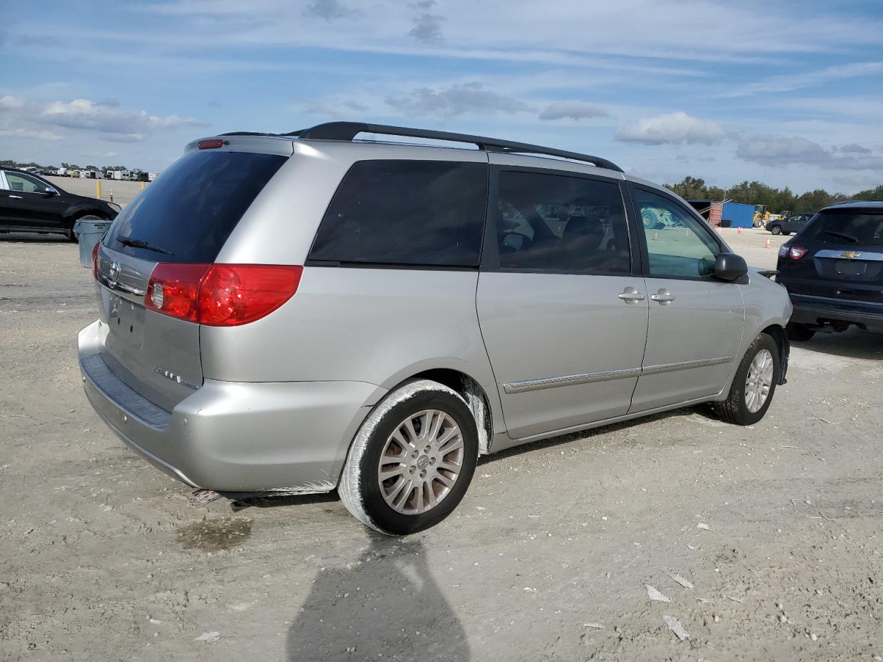 Изображение 3 2008 TOYOTA SIENNA XLE 2008 с VIN 5TDZK22C88S113966