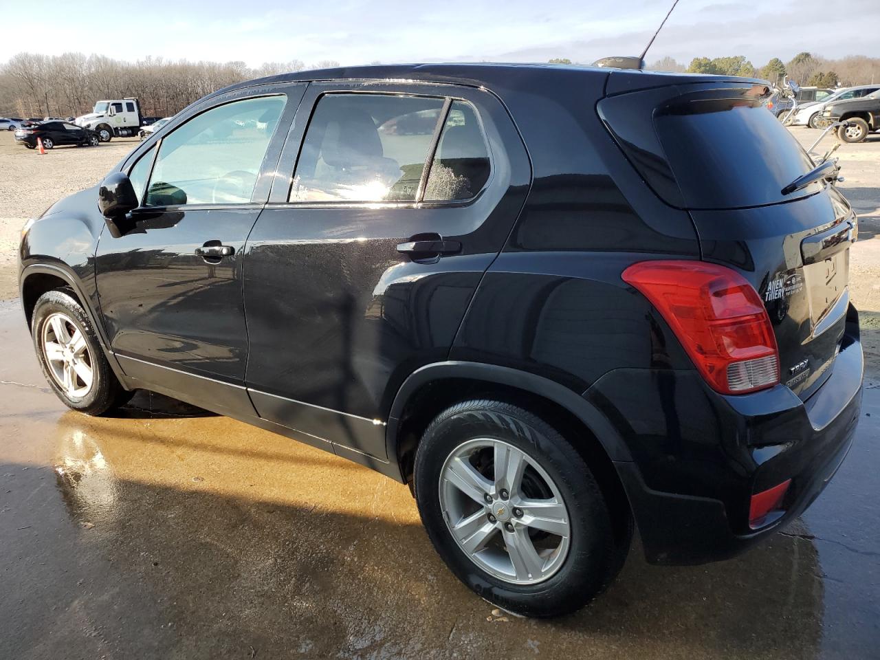 Obraz 2 z 2021 CHEVROLET TRAX LS 2021 z VIN KL7CJKSB7MB333291