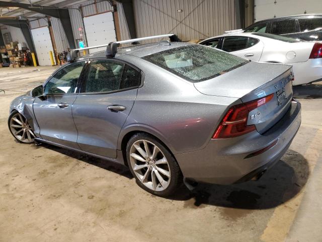 Obraz 2 z 2020 VOLVO S60 T6 MOMENTUM 2020 z VIN 7JRA22TKXLG065281