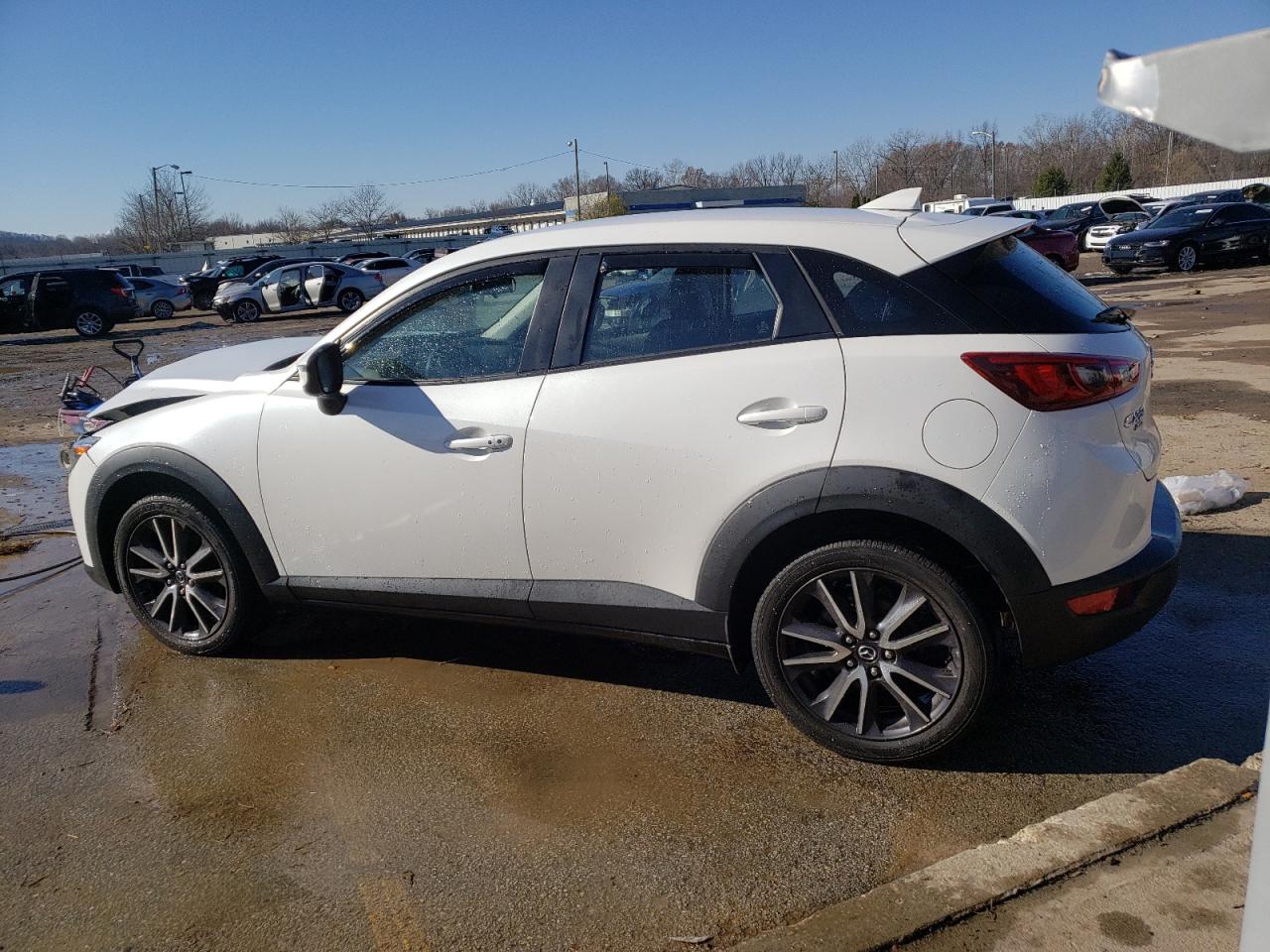 Изображение 2 2018 MAZDA CX-3 TOURING 2018 с VIN JM1DKFC75J0308421
