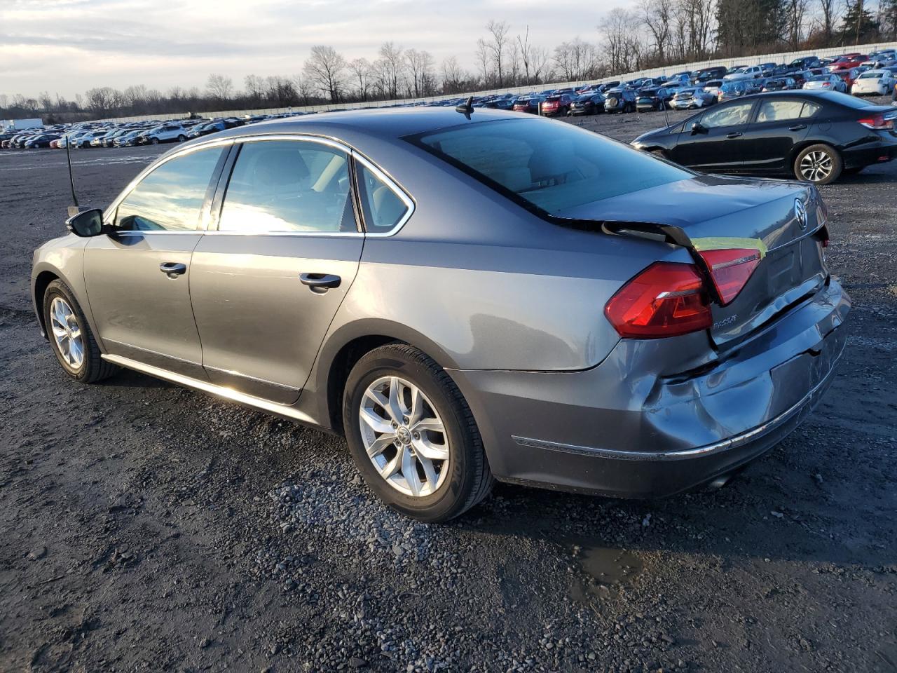 Obraz 2 z 2016 VOLKSWAGEN PASSAT S 2016 z VIN 1VWAT7A32GC006580
