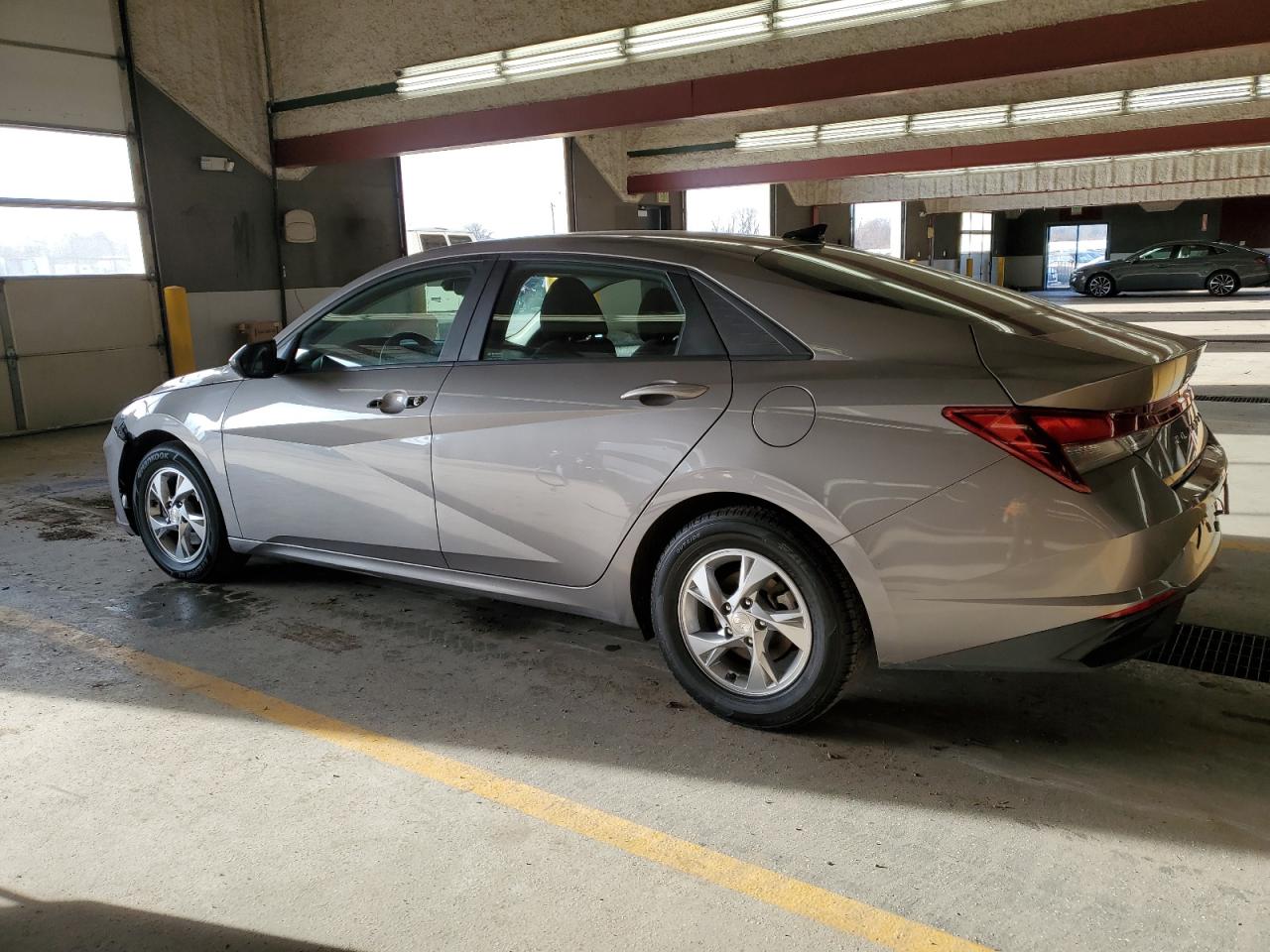 Изображение 2 2021 HYUNDAI ELANTRA SE 2021 с VIN KMHLL4AG9MU191189