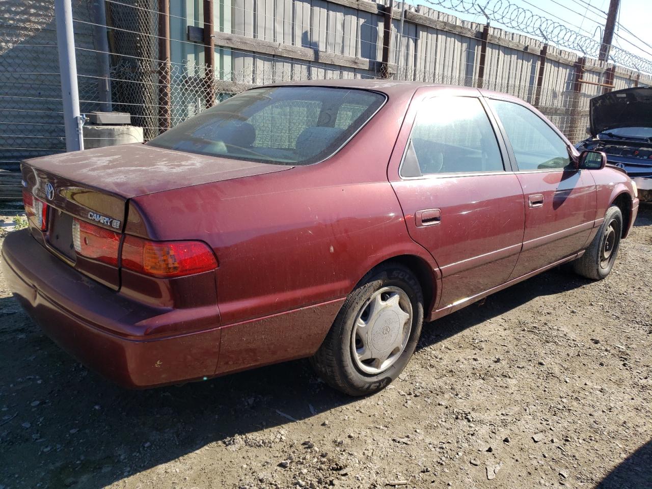 Image 3 of 2000 TOYOTA CAMRY CE 2000 with VIN 4T1BG22K1YU981776