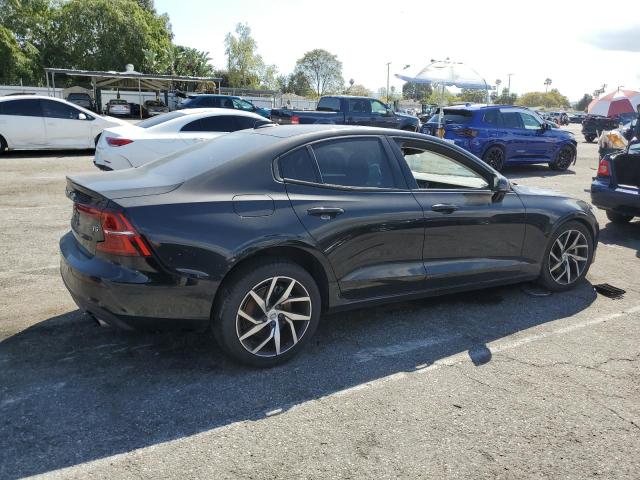 Obraz 3 z 2020 VOLVO S60 T5 MOMENTUM 2020 z VIN 7JR102FK0LG067719