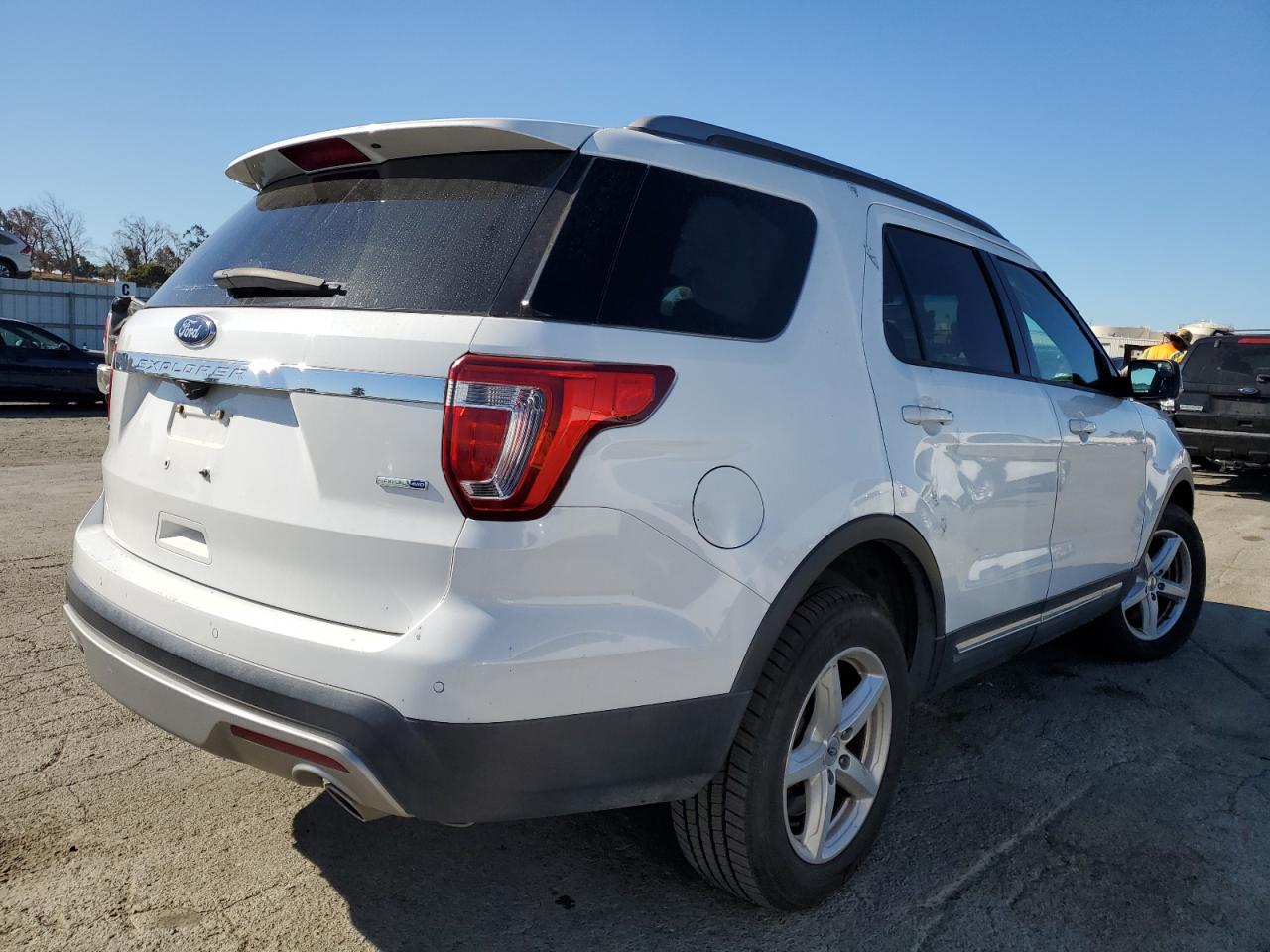 Изображение 3 2016 FORD EXPLORER XLT 2016 с VIN 1FM5K8D80GGC88453