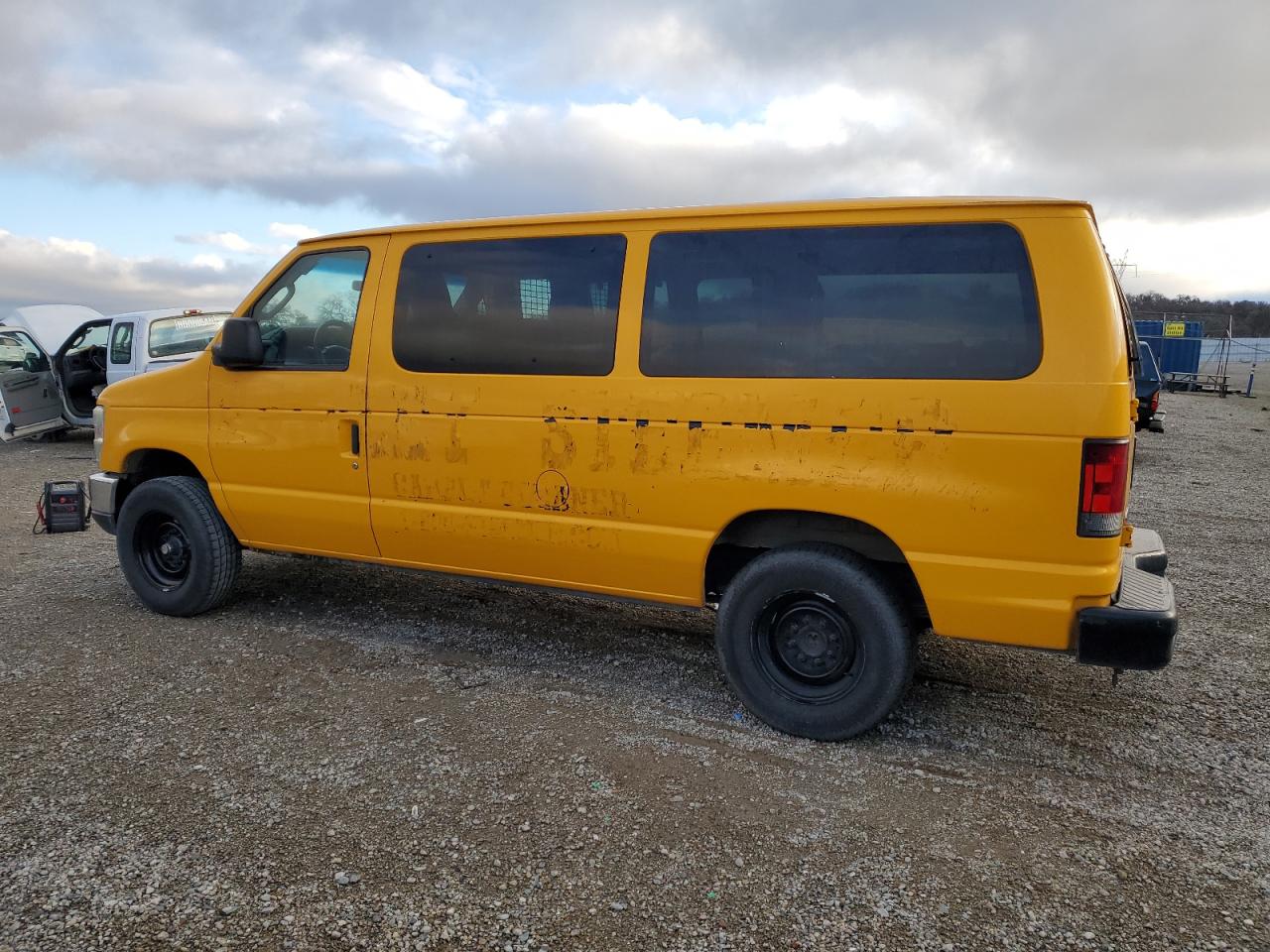 Obraz 2 z 2010 FORD ECONOLINE E250 VAN 2010 z VIN 1FTNE2EL0ADA79458