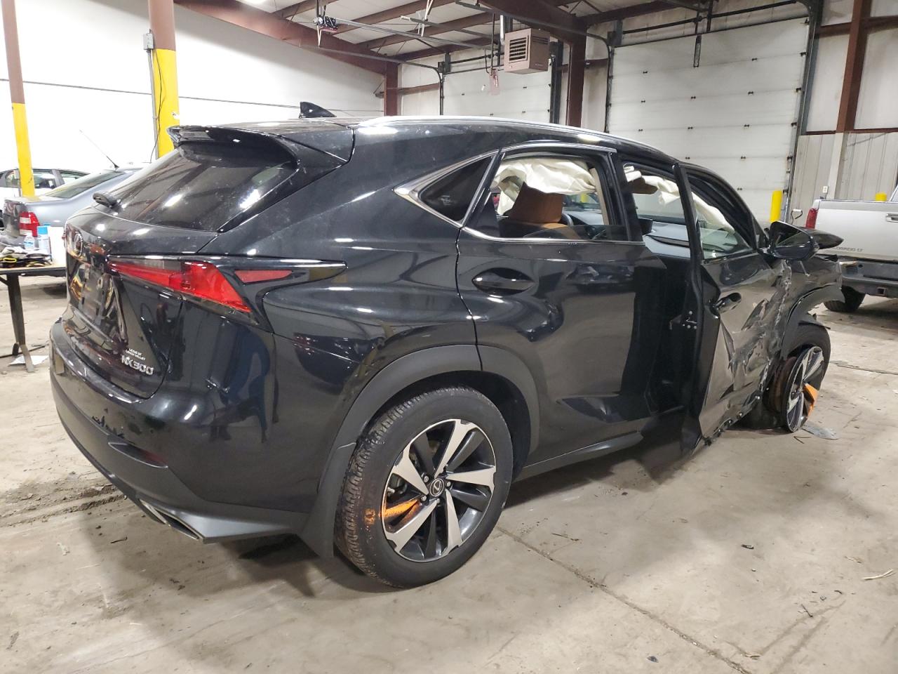 Изображение 3 2021 LEXUS NX 300 BASE 2021 с VIN JTJGARDZ1M5029862