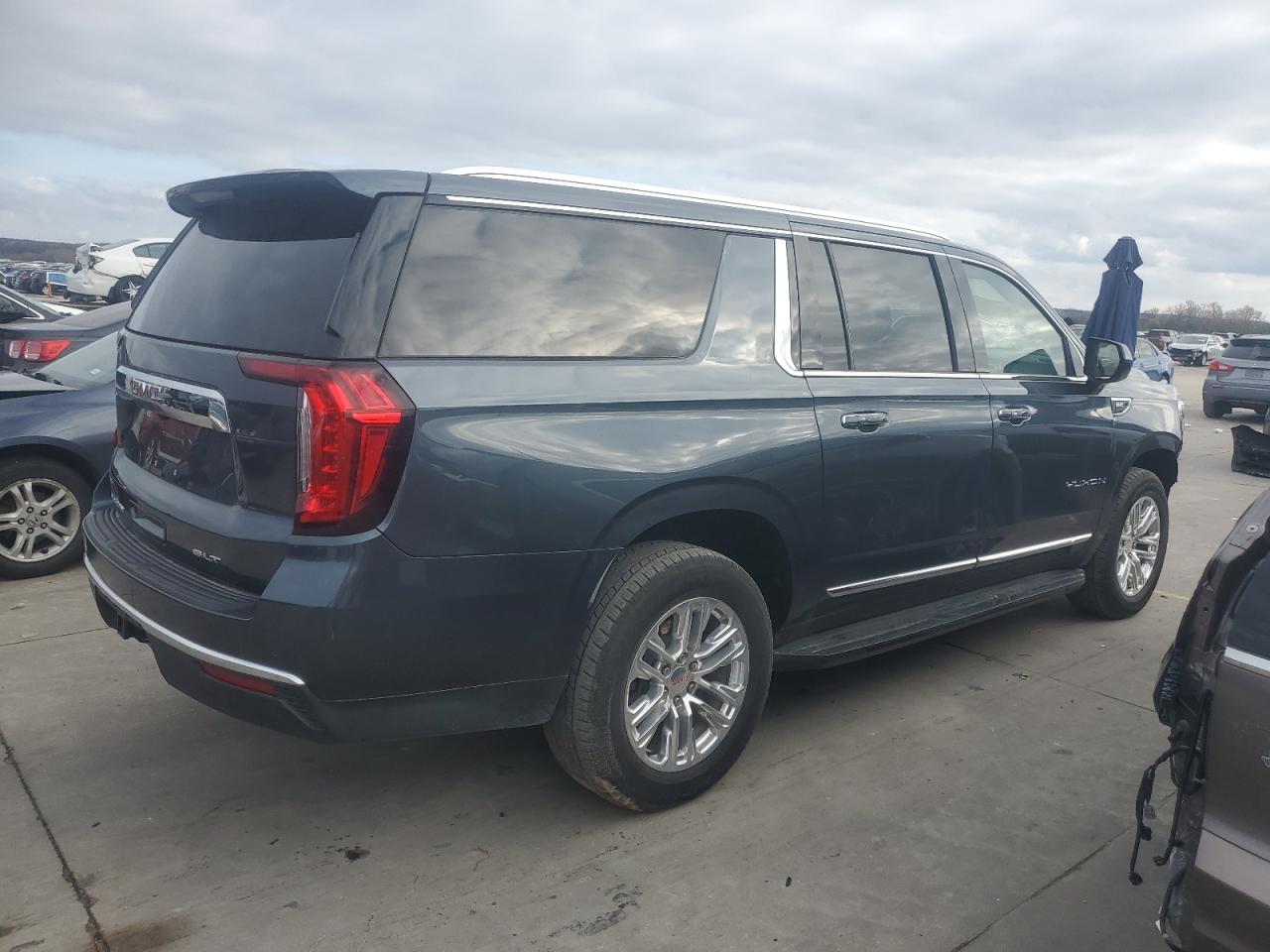 Изображение 3 2021 GMC YUKON XL C1500 SLT 2021 с VIN 1GKS1GKD6MR368185