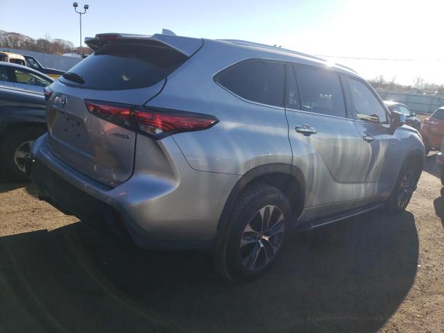 Image 3 of 2021 TOYOTA HIGHLANDER HYBRID XLE 2021 with VIN 5TDGBRCH3MS040686