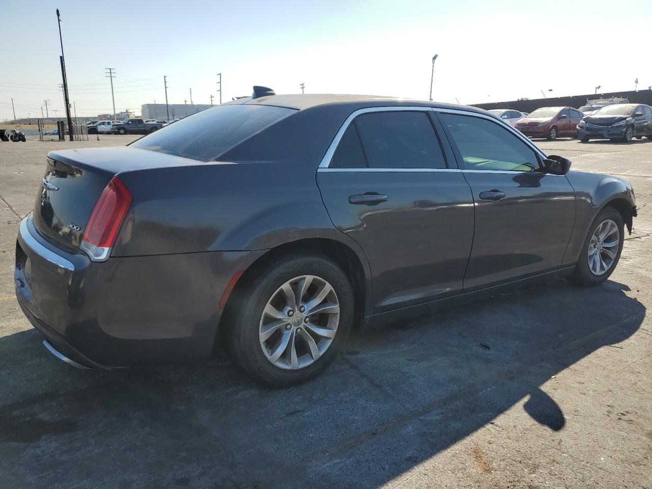 Изображение 3 2016 CHRYSLER 300 LIMITED 2016 с VIN 2C3CCAAG9GH175668