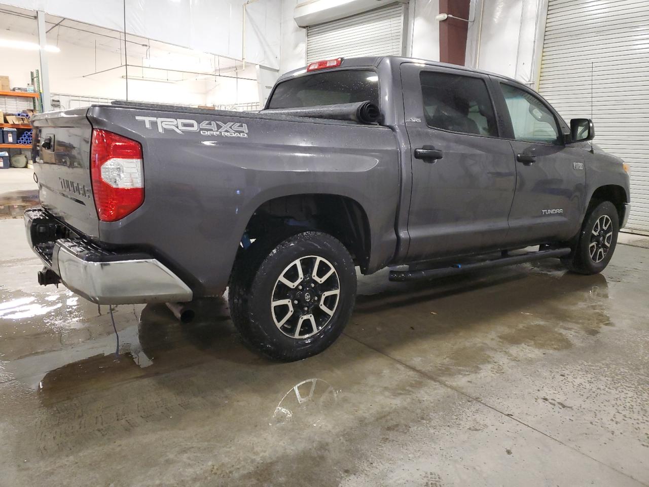 Image 3 of Toyota Tundra Crewmax Sr5 2015 with VIN 5TFDW5F1XFX416148