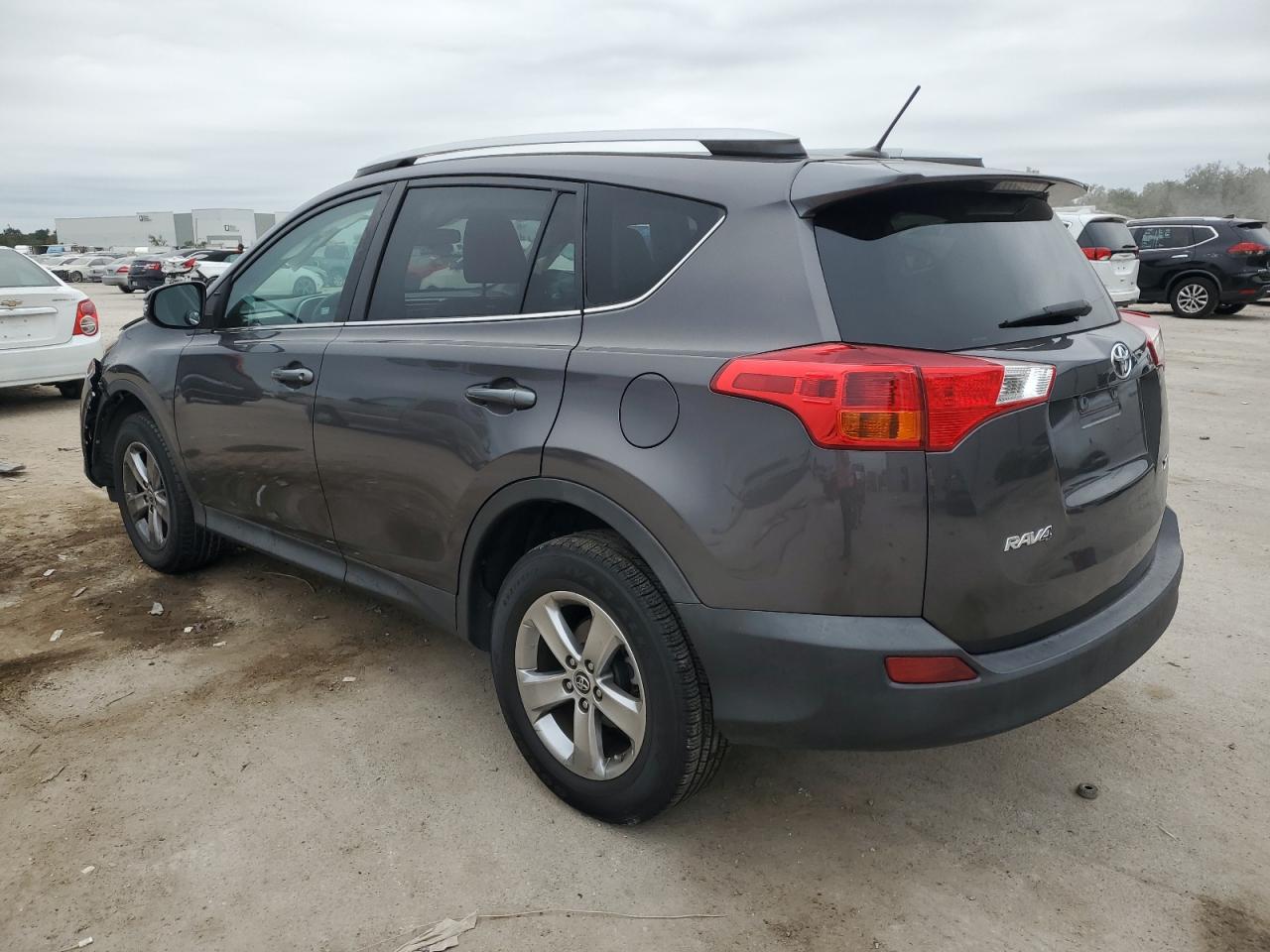 Изображение 2 2015 TOYOTA RAV4 XLE 2015 с VIN 2T3WFREV9FW200560