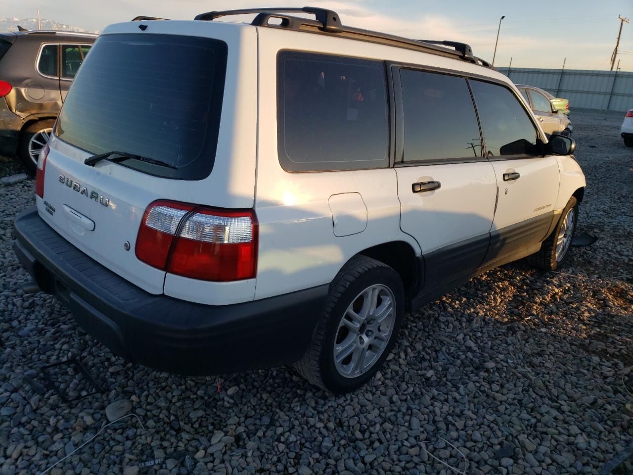 Image 3 of 2002 SUBARU FORESTER L 2002 with VIN JF1SF63572H717569