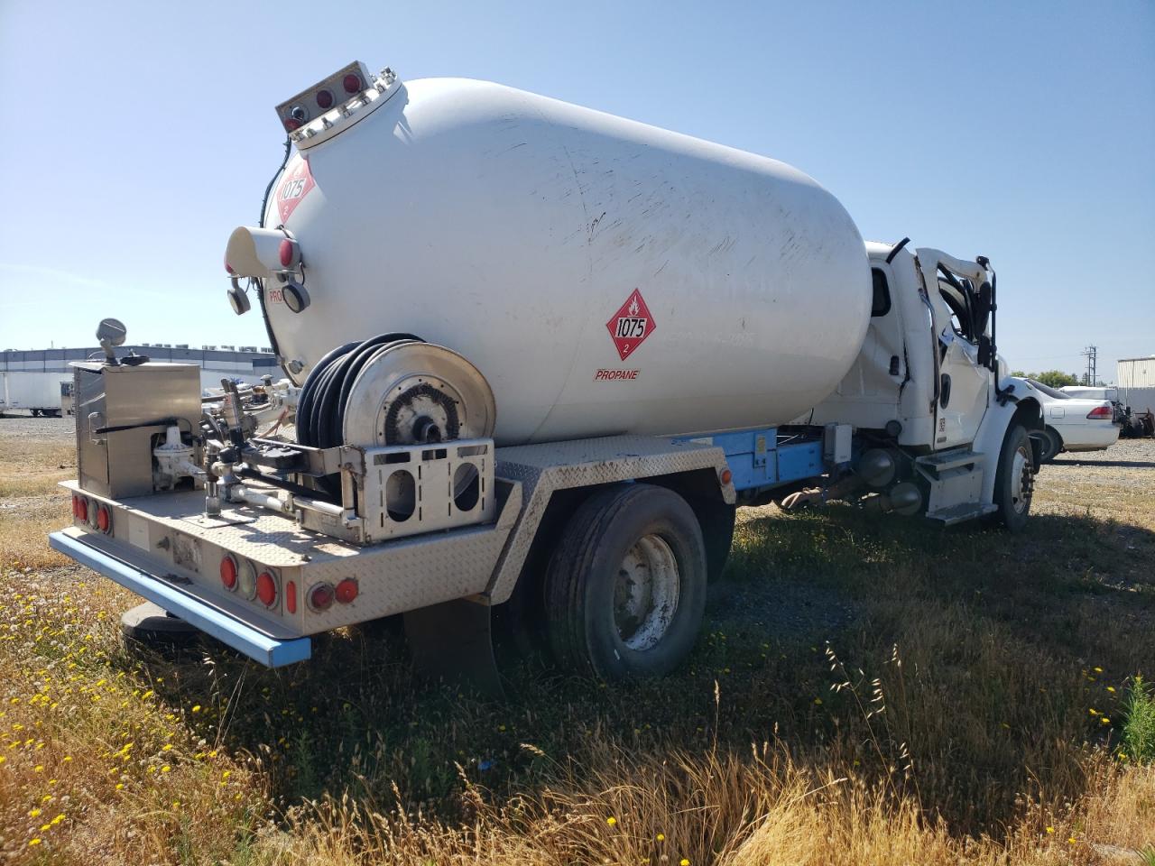Image 3 of 2011 FREIGHTLINER M2 106 MEDIUM DUTY 2011 with VIN 1FVACXDT2BDBB0796